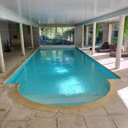 Au Charme Du Lac Espace Bien Etre Et Piscine Chauffe Proche Parc Et Restaurant Du Casino Forges-les-Eaux Esterno foto