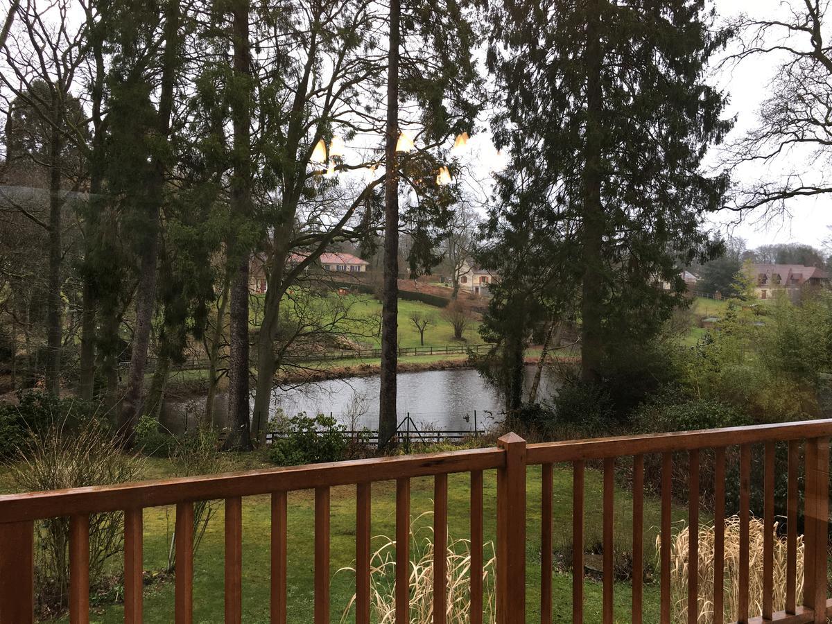 Au Charme Du Lac Espace Bien Etre Et Piscine Chauffe Proche Parc Et Restaurant Du Casino Forges-les-Eaux Esterno foto